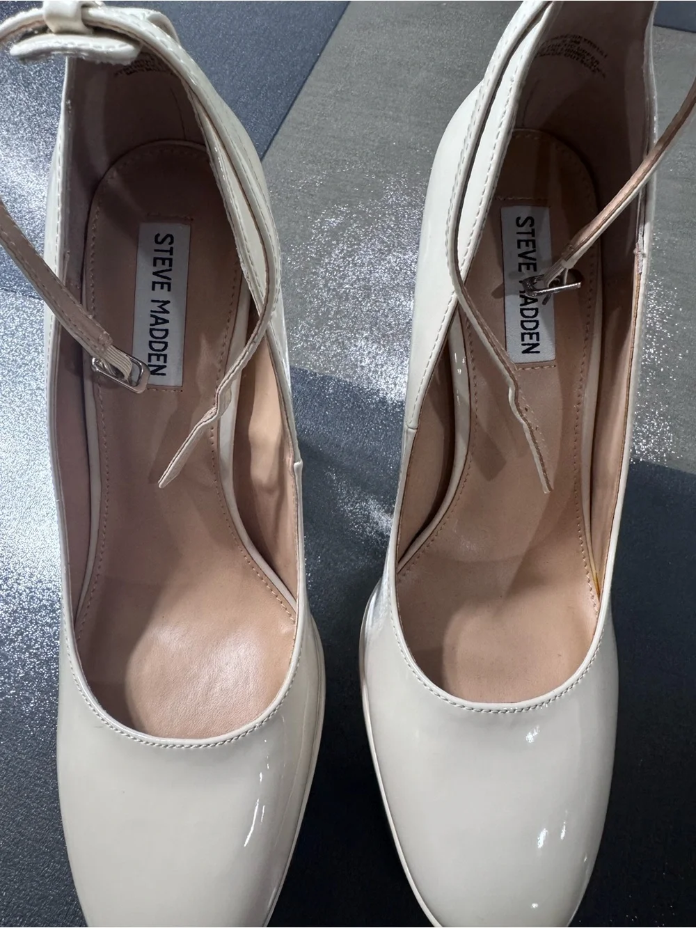 STEVE MADDEN Women's Skyrise Pumps